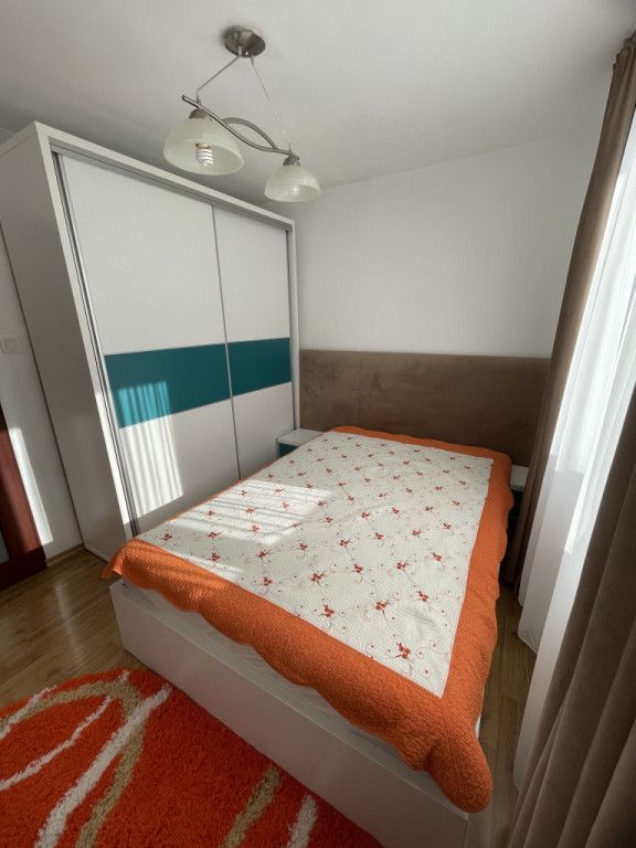Apartament 2 camere decomandat la 7-8 minute de metrou - Poză 3