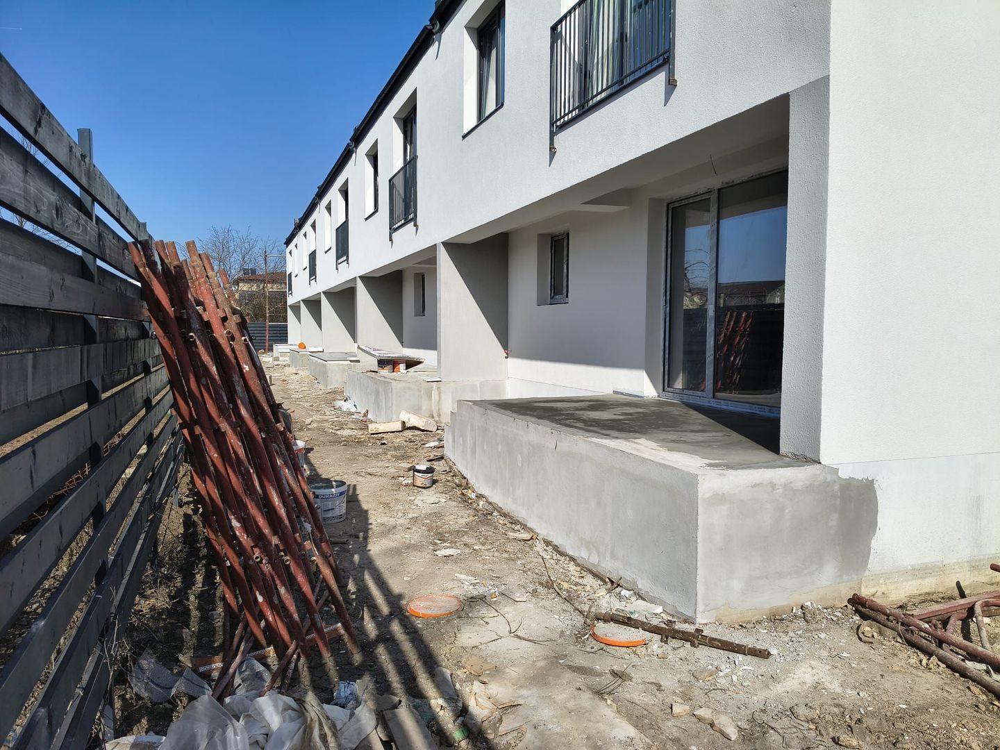 vila insir. 4cam,3bai + 1-2-3 parcari/centru Popesti Leordeni - Poză 2