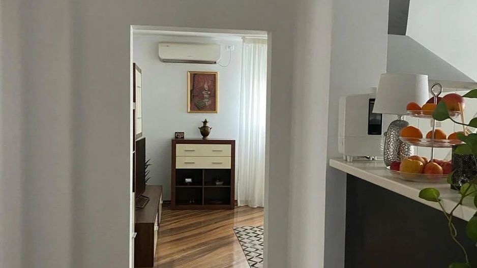 APARTAMENT DE LUX  & LOC PARCARE & BOXA  BLOC 1990 CENTRALA PROPRIE 13 SEPT - Poză 2