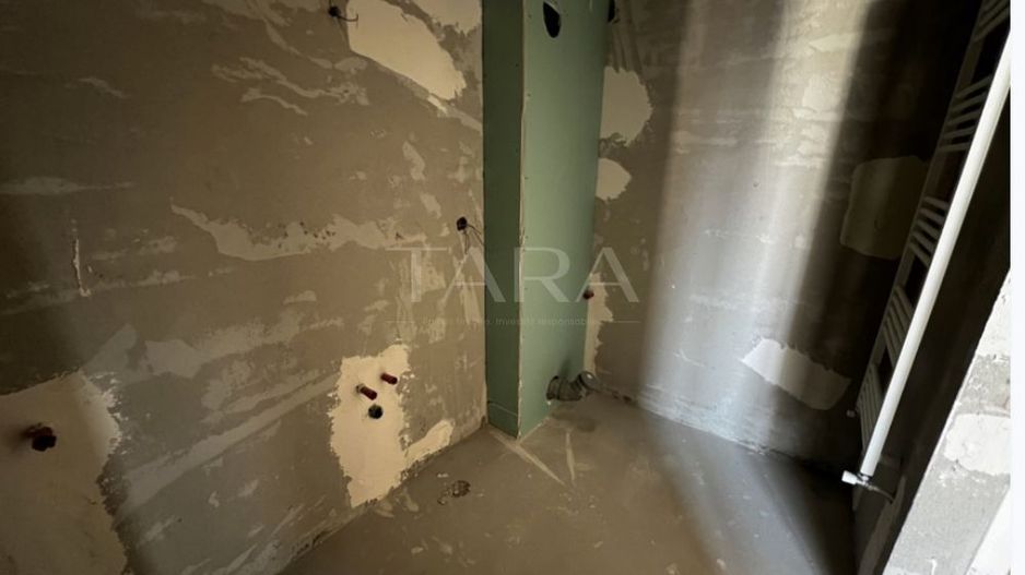 Apartament cu 3 camere, două băi, balcon, aproape de Parcul Poligon. - Poză 4