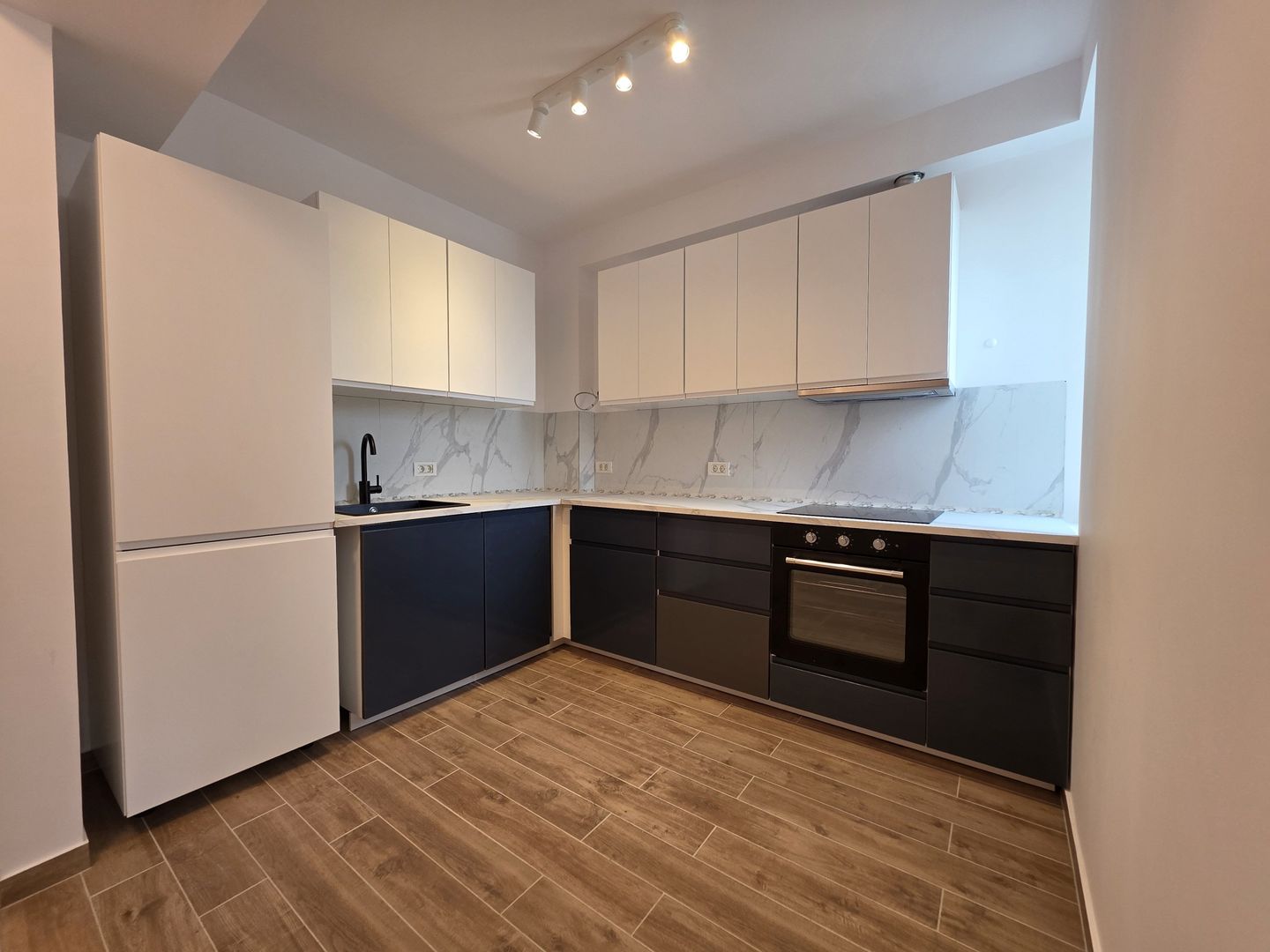 Promo Apartament 3 camere de închiriat  – Armenească Universitate - Poză 17