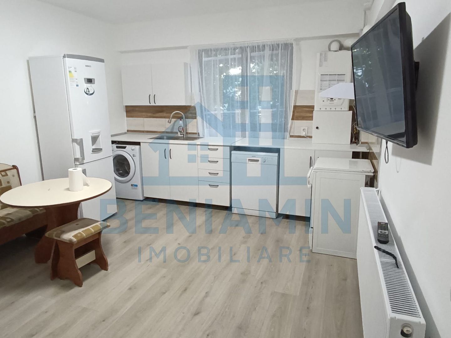 Apartament 2 camere parter bloc nou cu loc de parcare - Poză 1