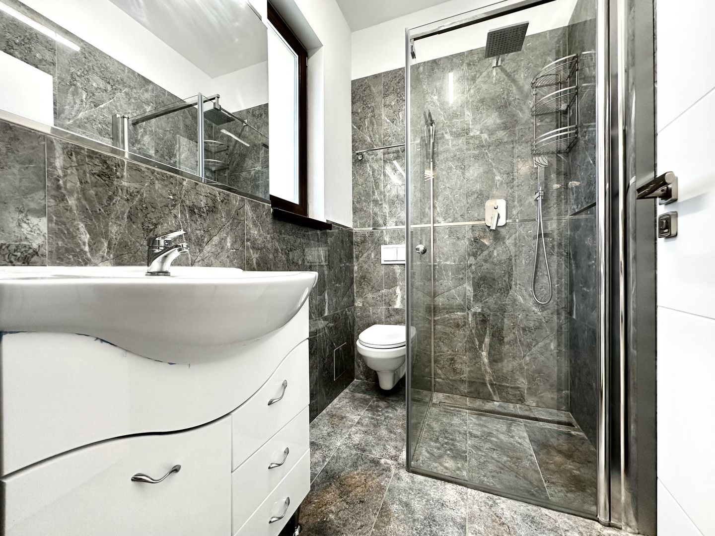 Casa de inchiriat la Liziera Pădurii - intrarea in Dumbrăvița - Poză 23