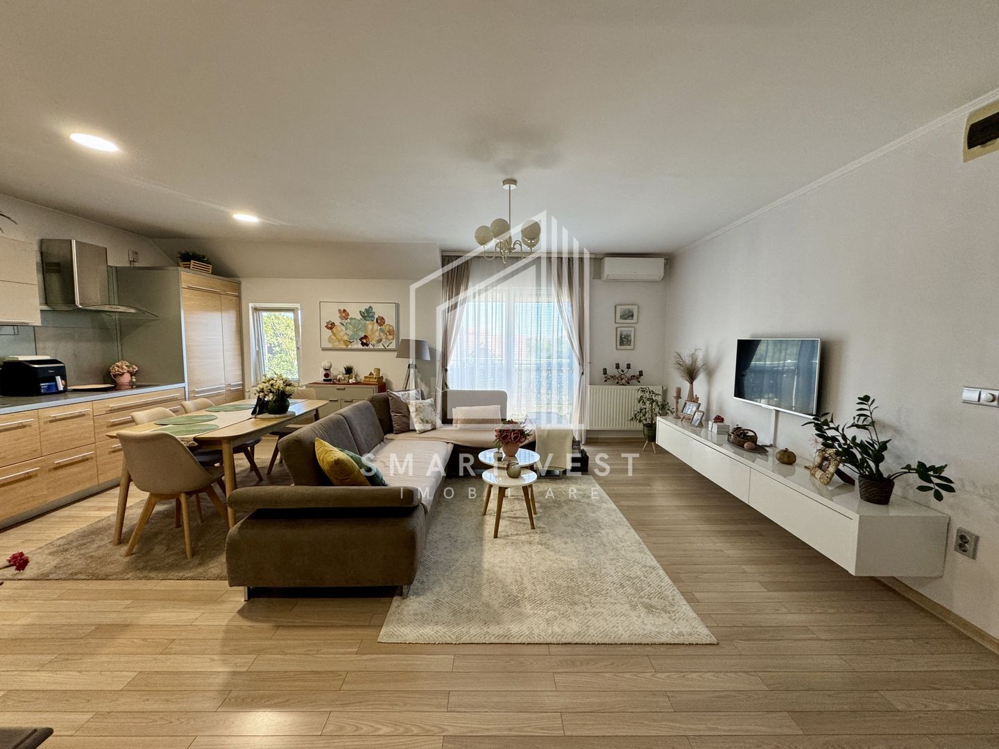 Apartament 3 camere +mansarda amenajată  | Etaj 2 | Zona Semicentrală - Poză 2