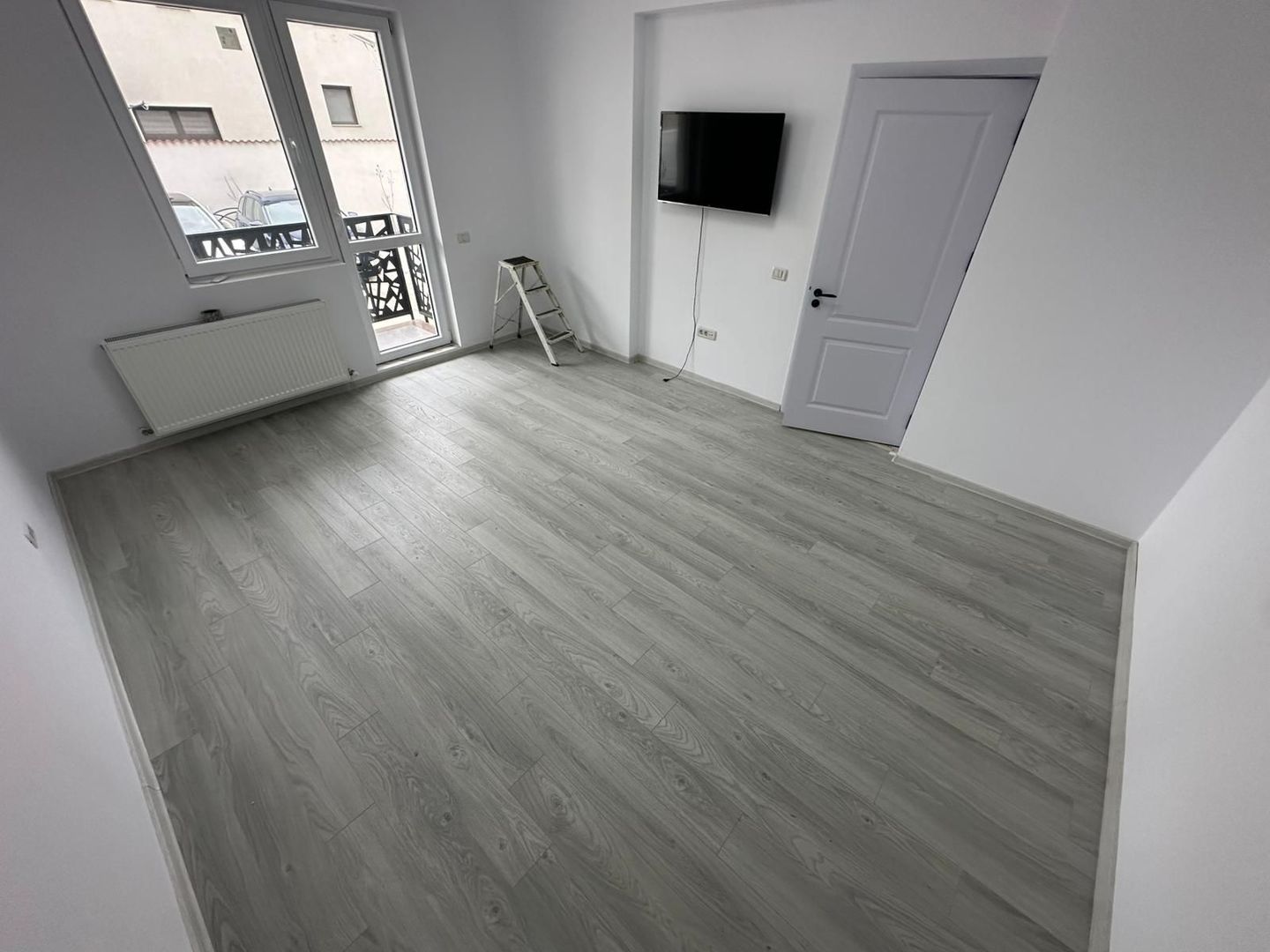 GARSONIERA STEJARULUI, BLOC NOU, CENTRALA TERMICA, PARTIAL MOBILAT - Poză 1