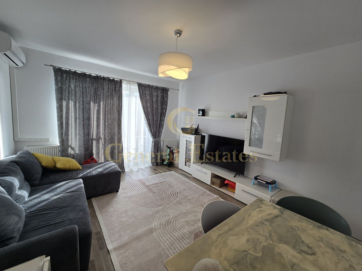 Spre vanzare - apartament 2 camere in Brasov - Poză 1