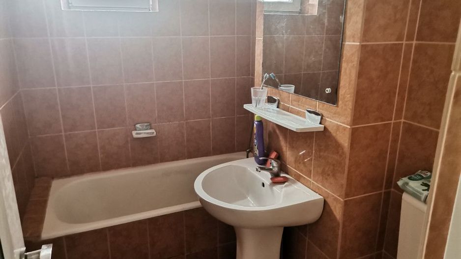 Vanzare apartament 3 camere, decomandat, Trivale - Poză 6