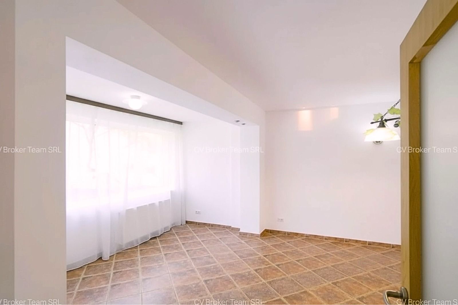 Vila D+P+1+M,Otopeni,300 mpu,ultracentral - Poză 7