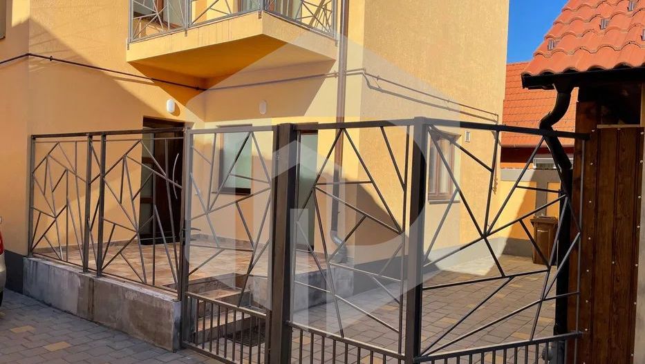 Casa individuala - 5 camere - 210mpu - Lazaret - Acces auto si garaj - Poză 1