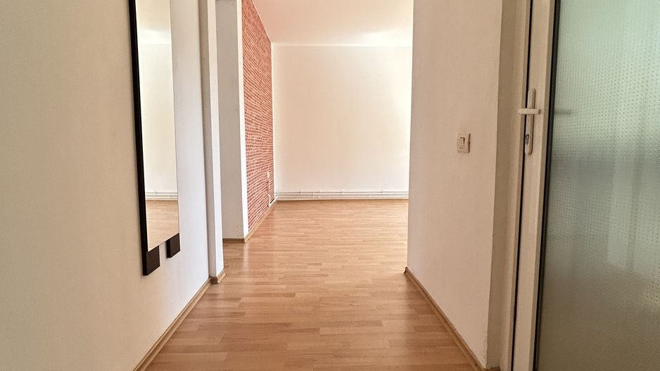 Apartament cu 2 camere de vânzare la mansardă în zona Poarta 6 - Poză 10