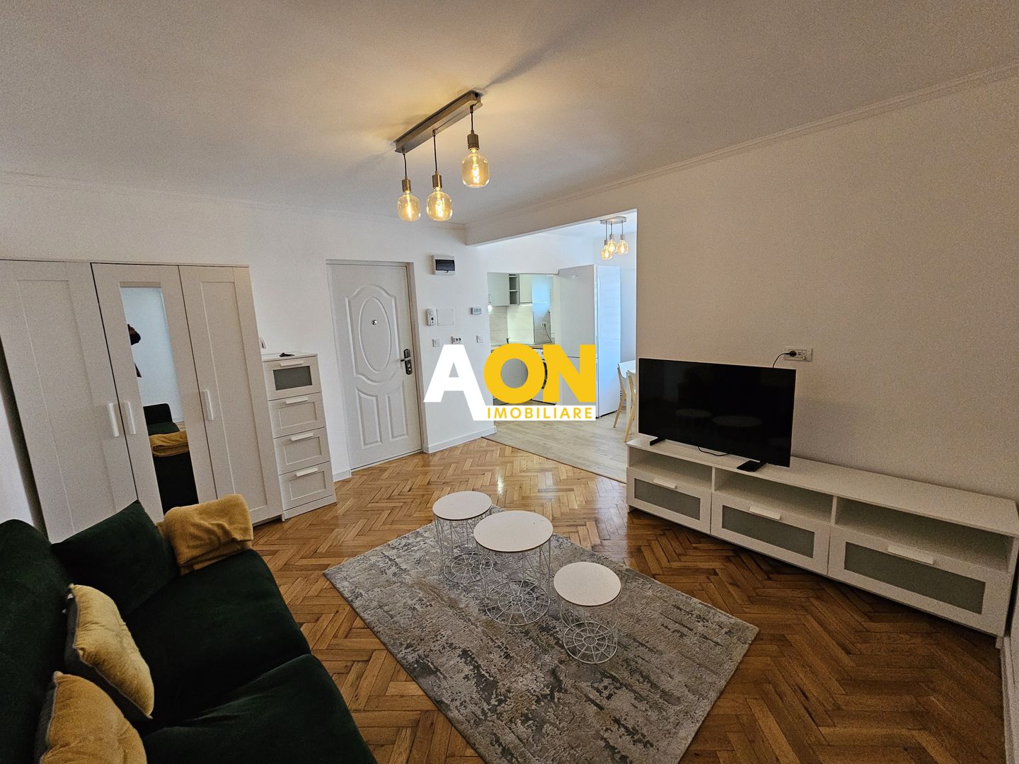 Apartament cu 2 Camere, Etaj Intermediar, Zonă Ultracentrală - Poză 1