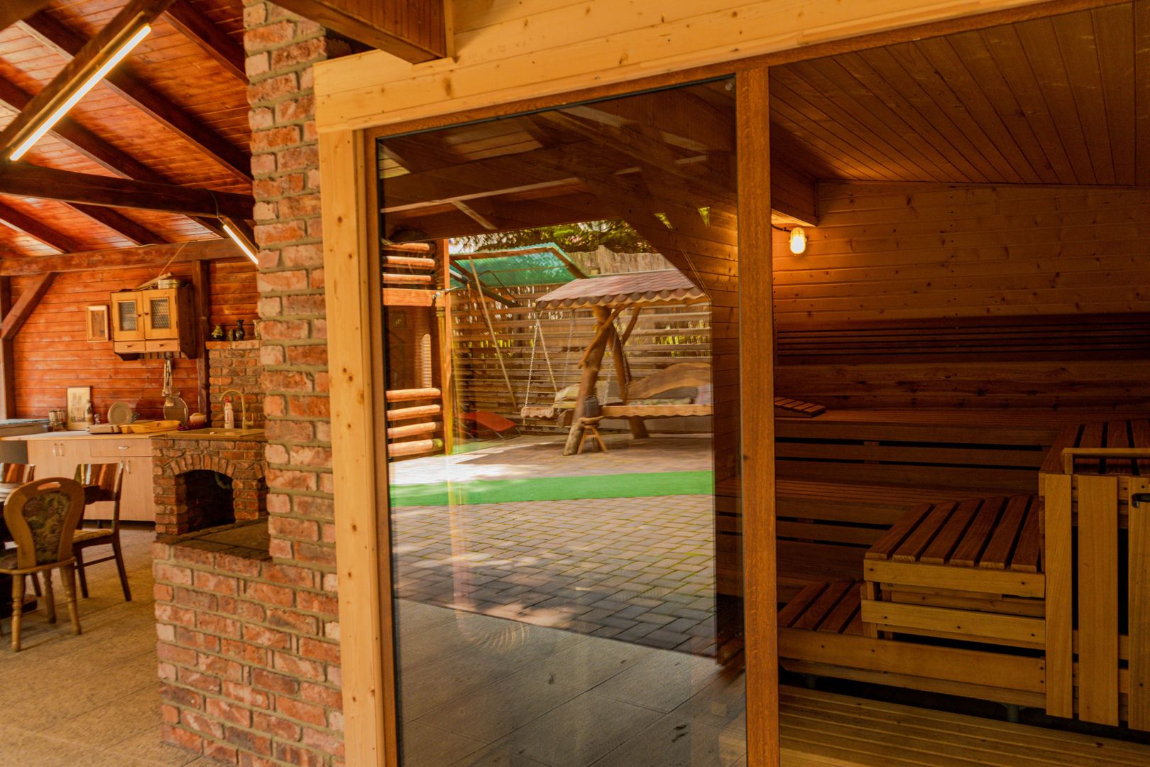 Splendoarea naturii imbinata cu stilul modern=pensiune exclusivista - Poză 3