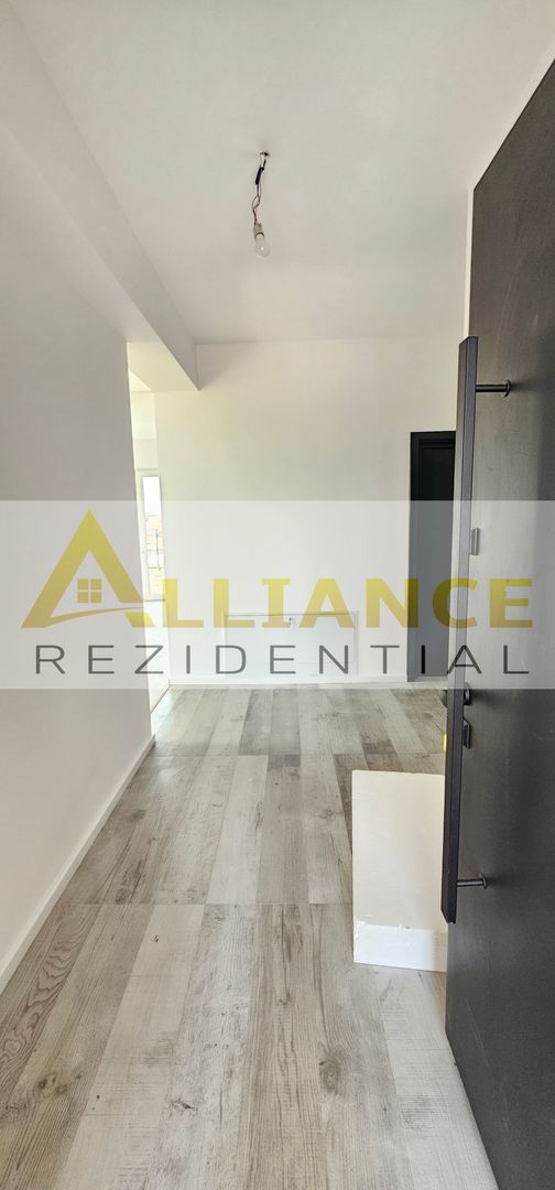 Casa 4 Camere | 200 M de Blv. | Curte amenajata - Poză 3