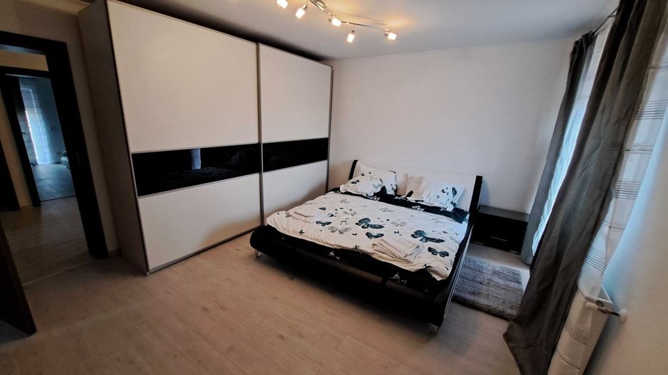 Duplex cu 5 camere - zona  centrala  - Dumbravita - Poză 6