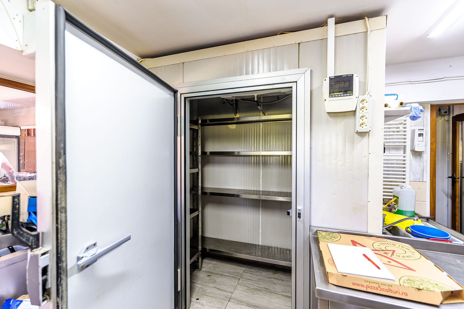 Spațiu comercial situat pe Ștrandul Neptun - Poză 5