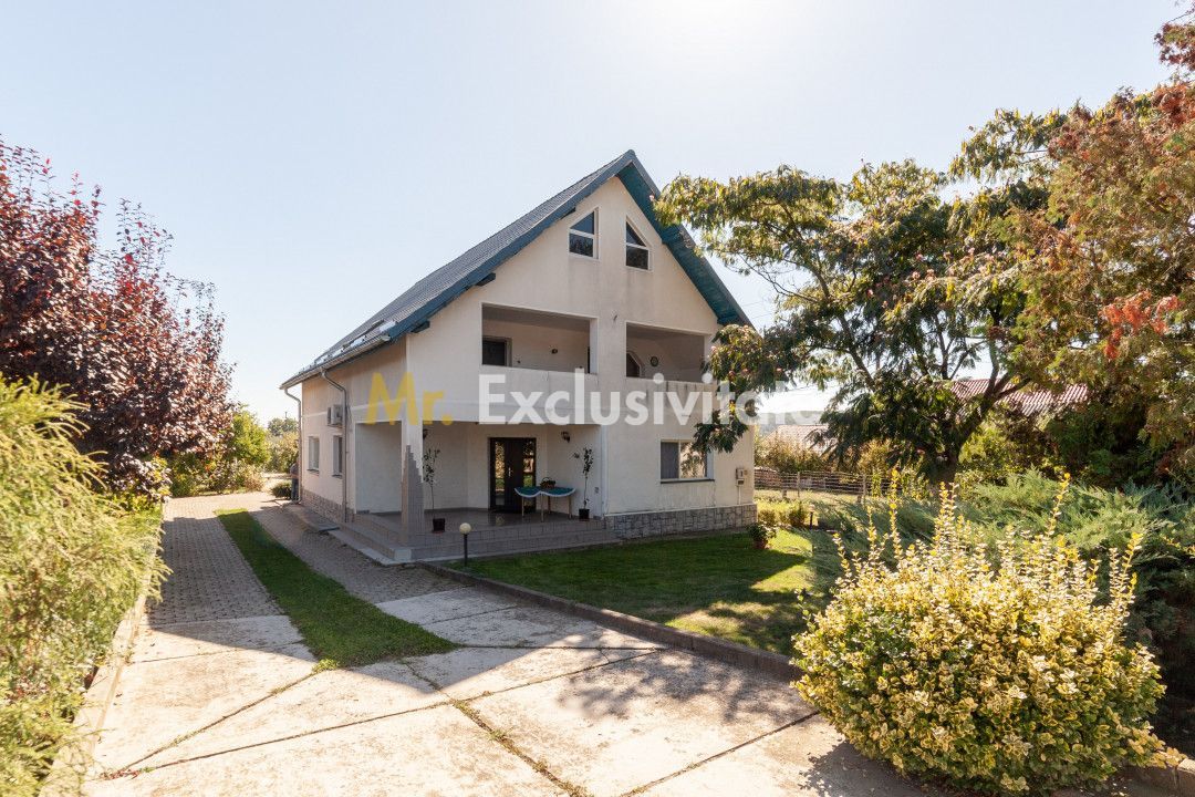 Casa visurilor cu 4000 mp livada roditoare si gradina Darmanesti-Arges - Poză 4