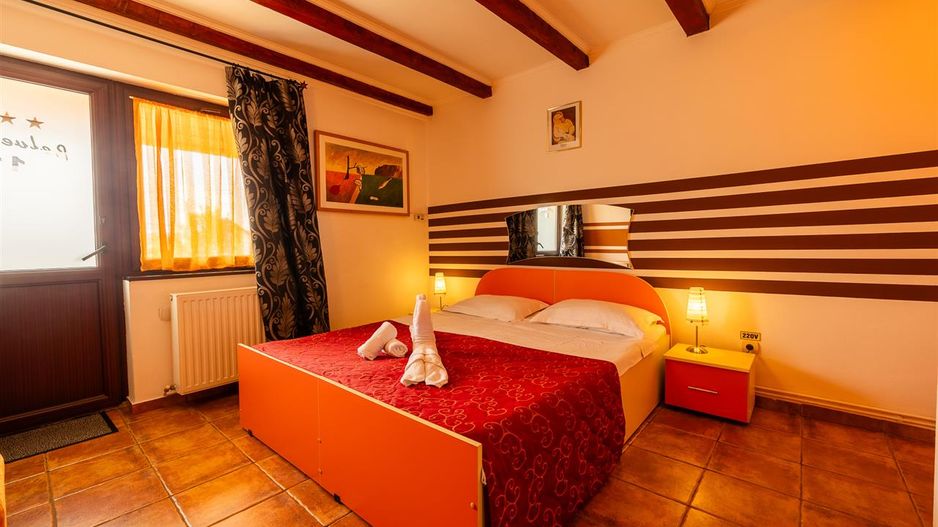 Pensiune cocheta, la poalele emblematicei Cetati Rasnov, Brasov - Poză 15