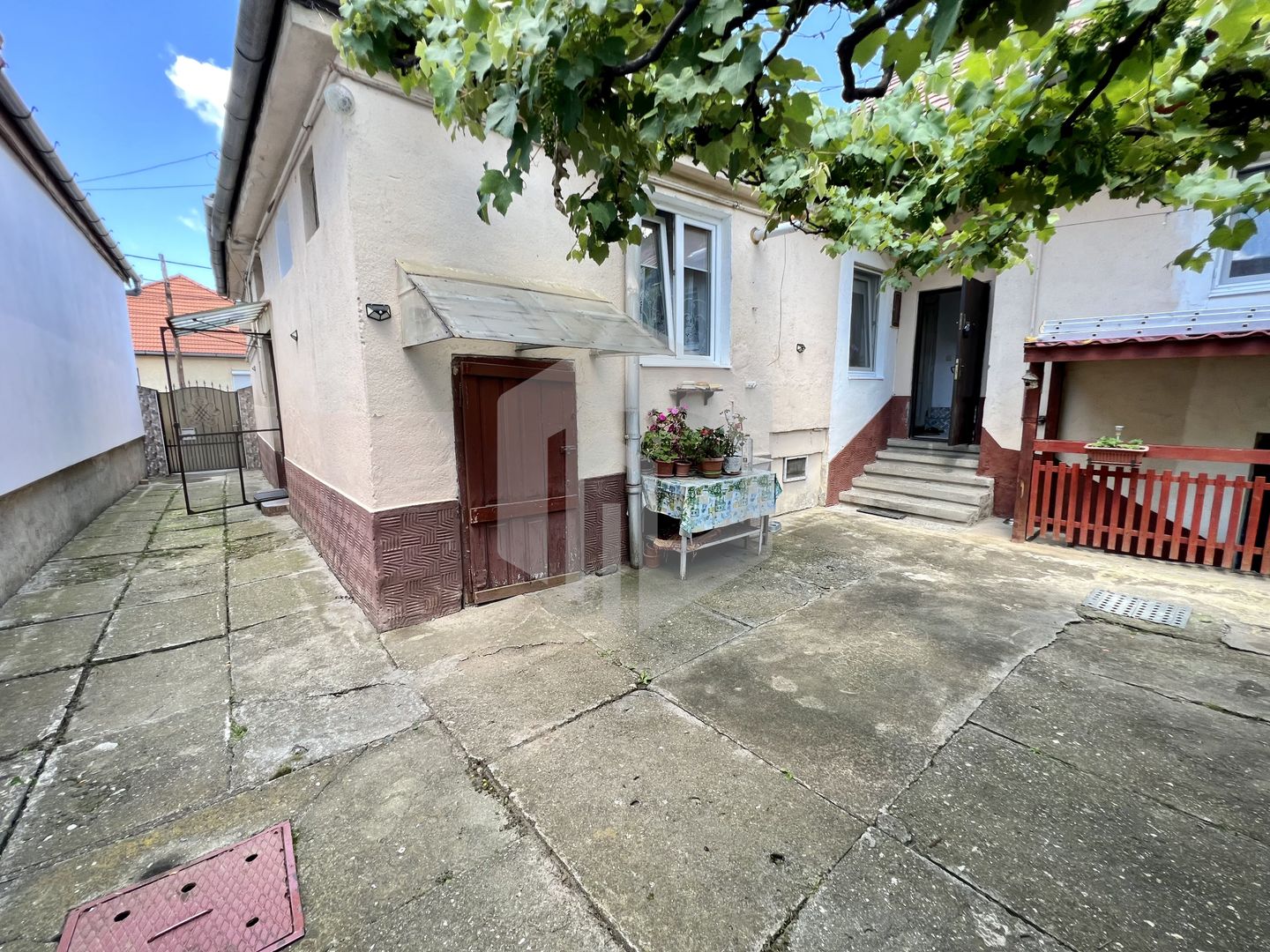 Casa curte comuna in zona Milea- Teren 300 mp - Poză 5