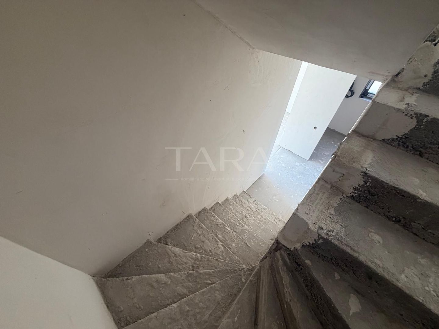 Duplex spațios cu 5 dormitoare, încălzire în pardoseală, Floresti. - Poză 9