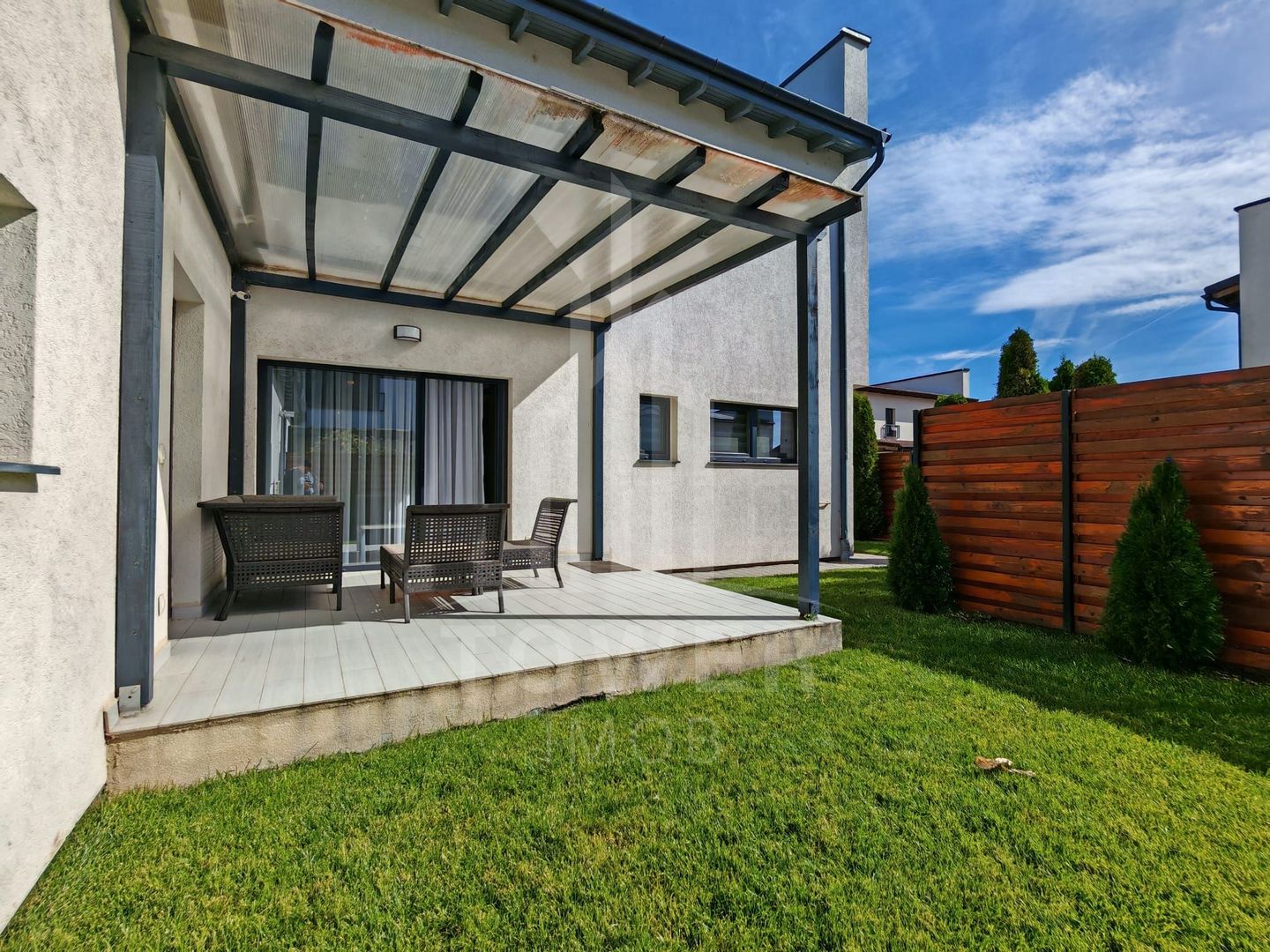 Casă de închiriat în Șelimbăr – 110 mp | 3 dormitoare | Curte amenajată - Poză 2