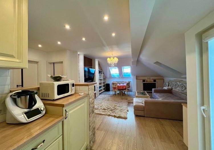 Confort și rafinament într-o locuință cochetă din Buna Ziua - Poză 9