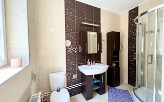 Apartament mobilat si utilat complet, zona centrala, 4 camere, 2 bai - Poză 15