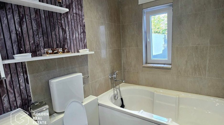 Casă cu design deosebit în Vladimirescu - Poză 14
