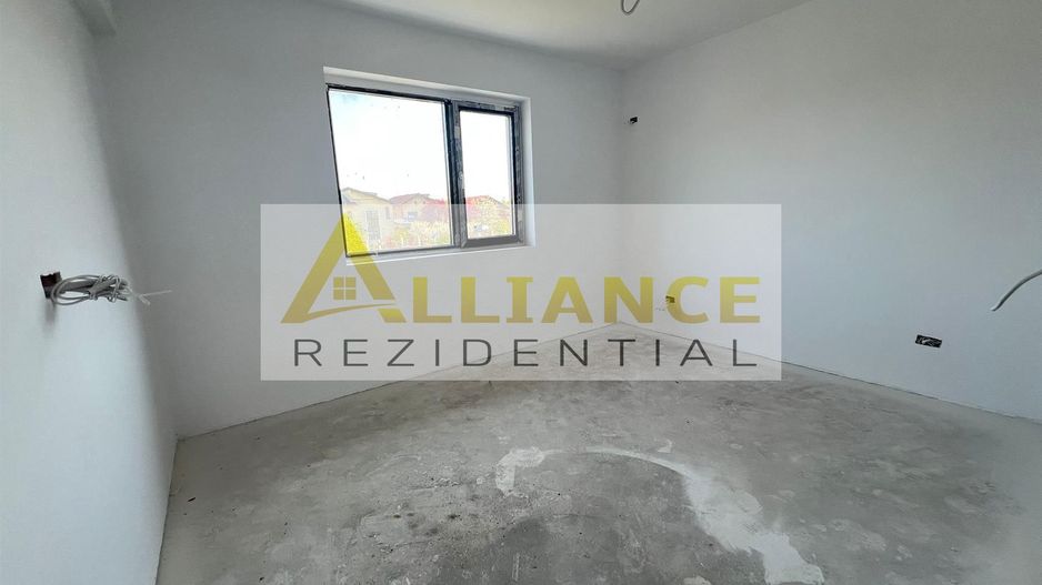 Vila Individuala - 5 camere-3 bai-Strada Miorita-500 M  de STV - Poză 15