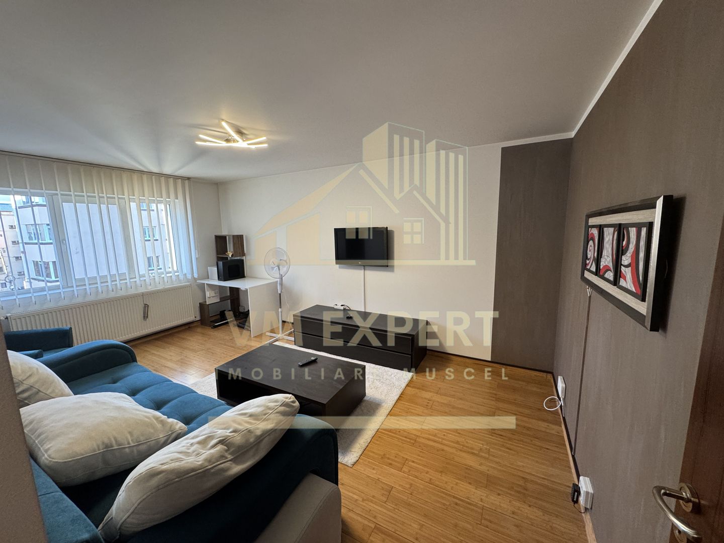 APARTAMENT 3 CAMERE ETAJ 4 TERASA  ZONA GRUI VILE CAMPULUNG - Poză 1