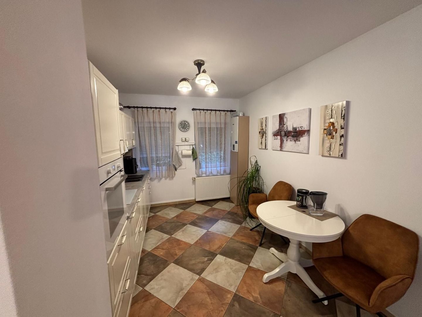 Vila deosebita aproape de padure - Poză 41