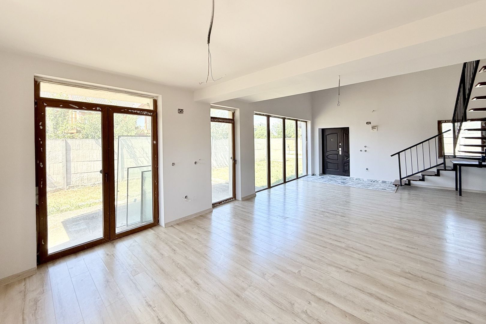 Preț redus 10.000 Eur | Casa finisata, teren 450 mp, in Pecica - Poză 5