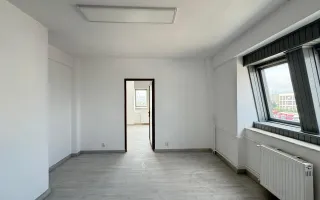 Spatii comerciale moderne de inchiriat, in cladire recent renovata - Poză 11