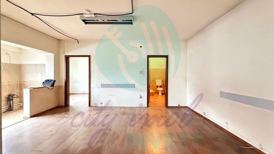 Imobil mixt renovat 184 mp | Locuință / birou / showroom | Zonă centrală Carol - Poză 4