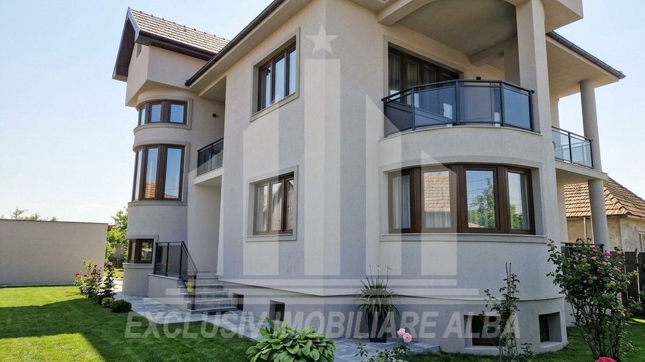 Casa individuala | 250 mp | 2457 mp teren | Sanmiclaus - Poză 10