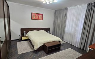Chirie apartament, 3 camere, str. București, Centru - Poză 1
