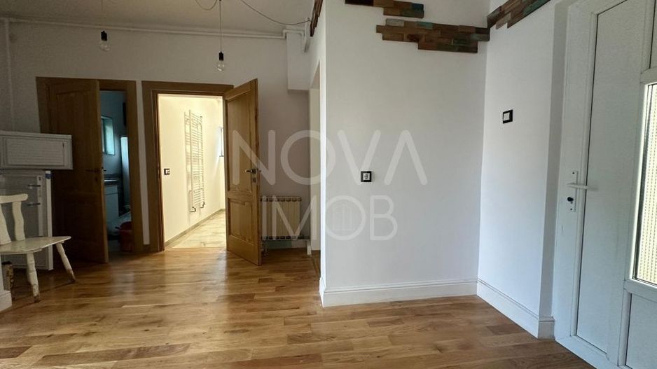 Casa de inchiriat - pretabil spatiu de birouri, Str. Luptei - Poză 11