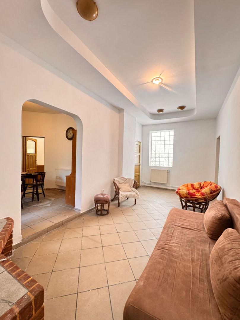 Apartament spațios la curte comună – zonă centrală, Oradea - Poză 5