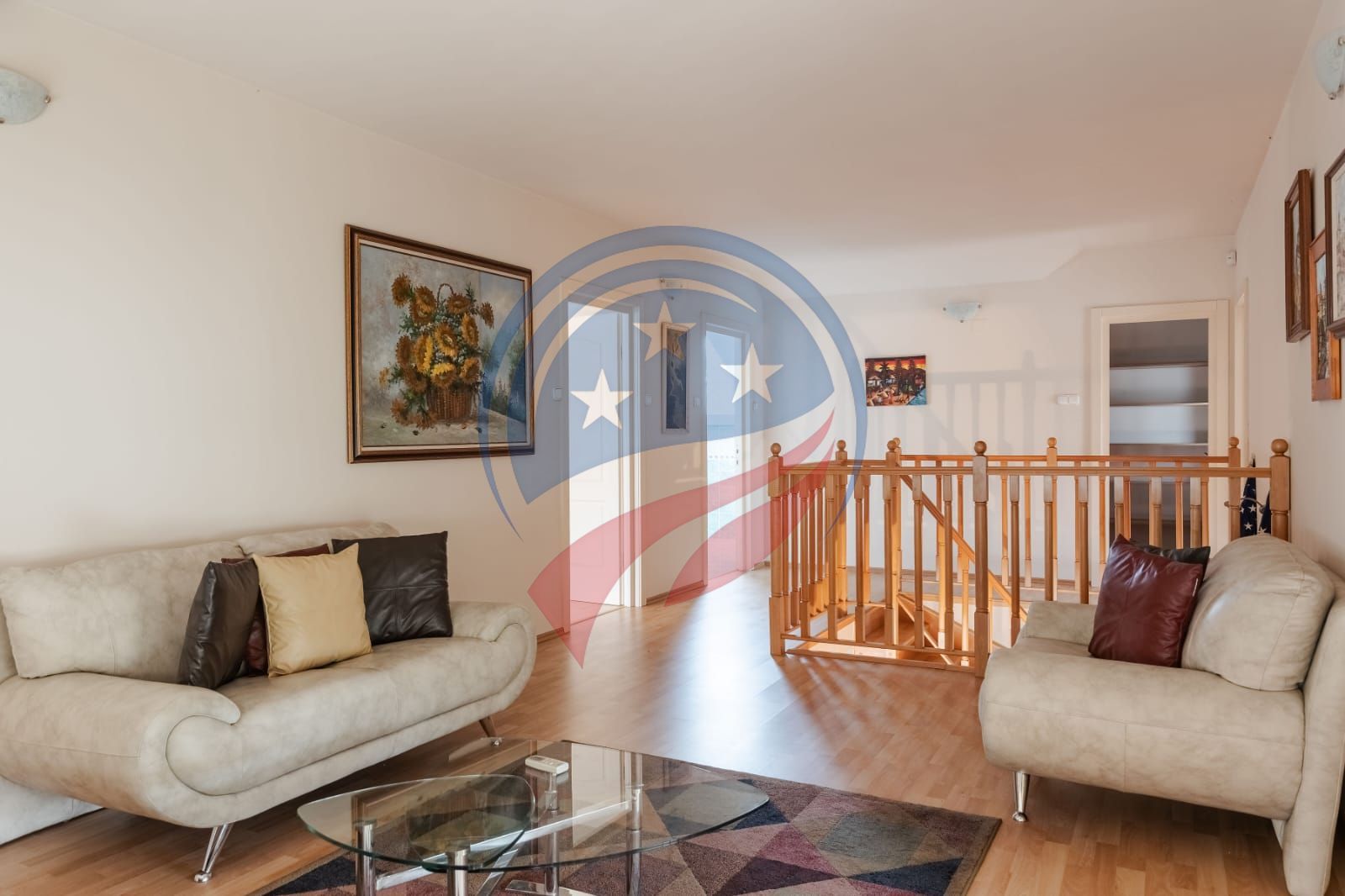 Vila superba cu cinci camere zona centrala - Poză 25