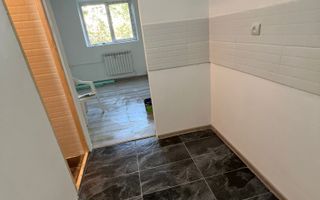 Garsonieră renovată – Zona CET, aproape de piață – Etaj 1/4 – 31000€ - Poză 1