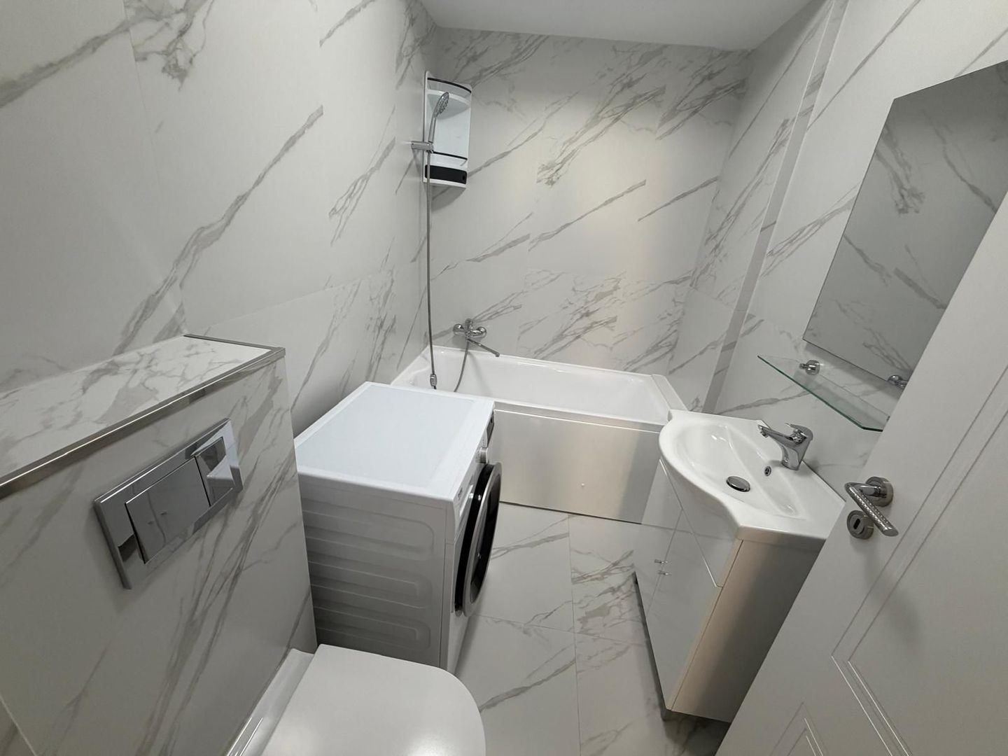 AP. 3 CAMERE- PARCARE INCLUSA, CENTRALA PROPRIE, BLOC NOU, METROU - Poză 7