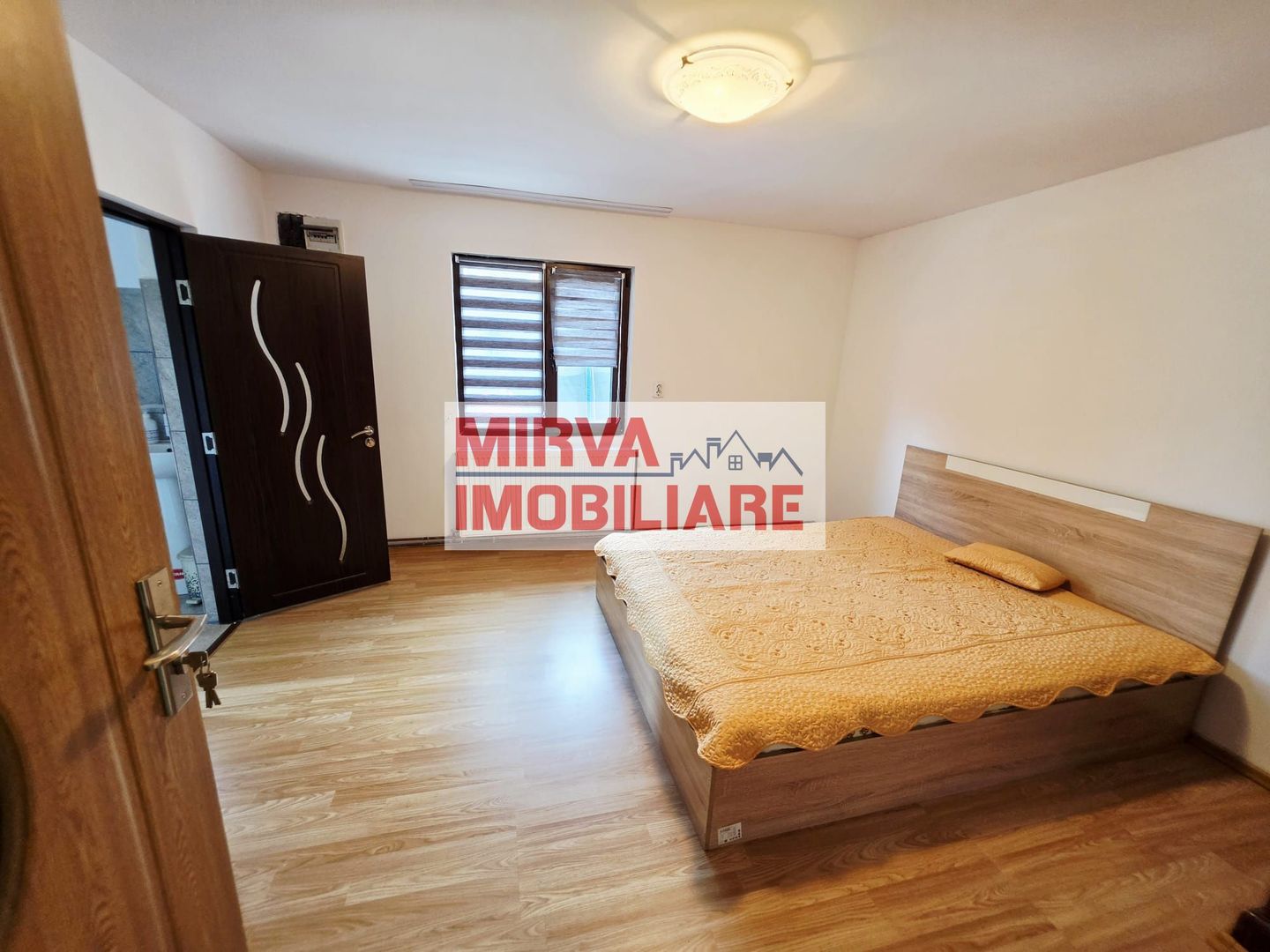 🏡 Casă renovată cu 6 camere, teren 557 mp – Berceni, Prahova - Poză 42