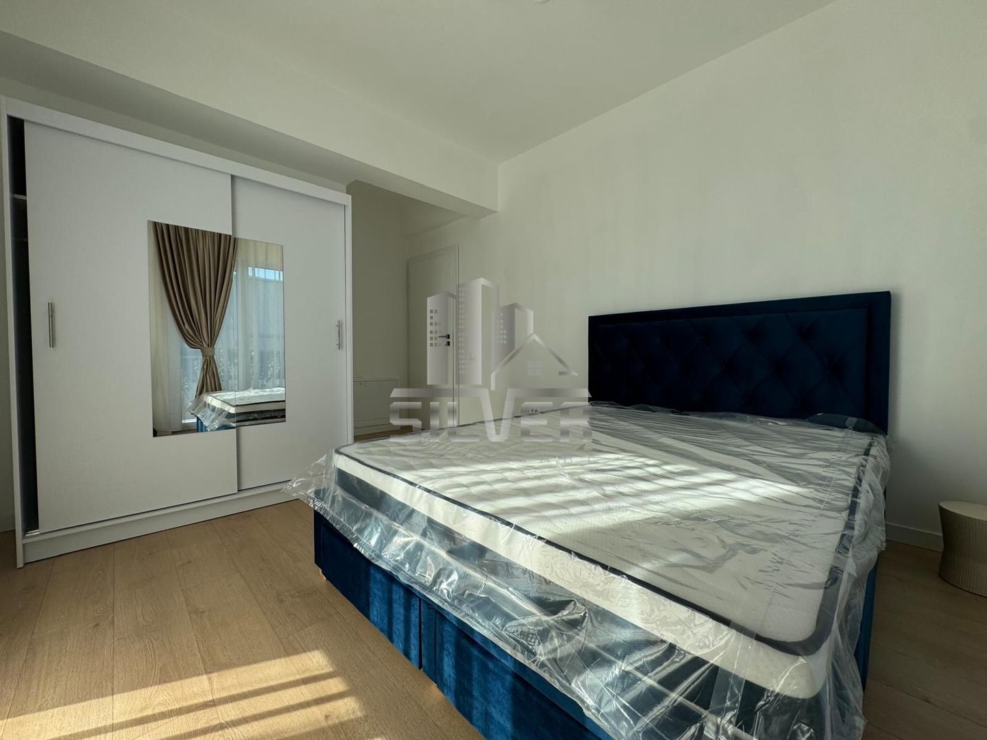 Casa tip duplex  la cheie. - Poză 12