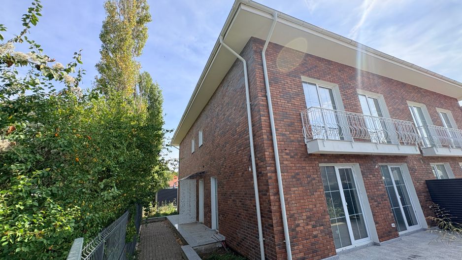 Casă / Townhouse complex nou, de vanzare  în zona Odai - Poză 1
