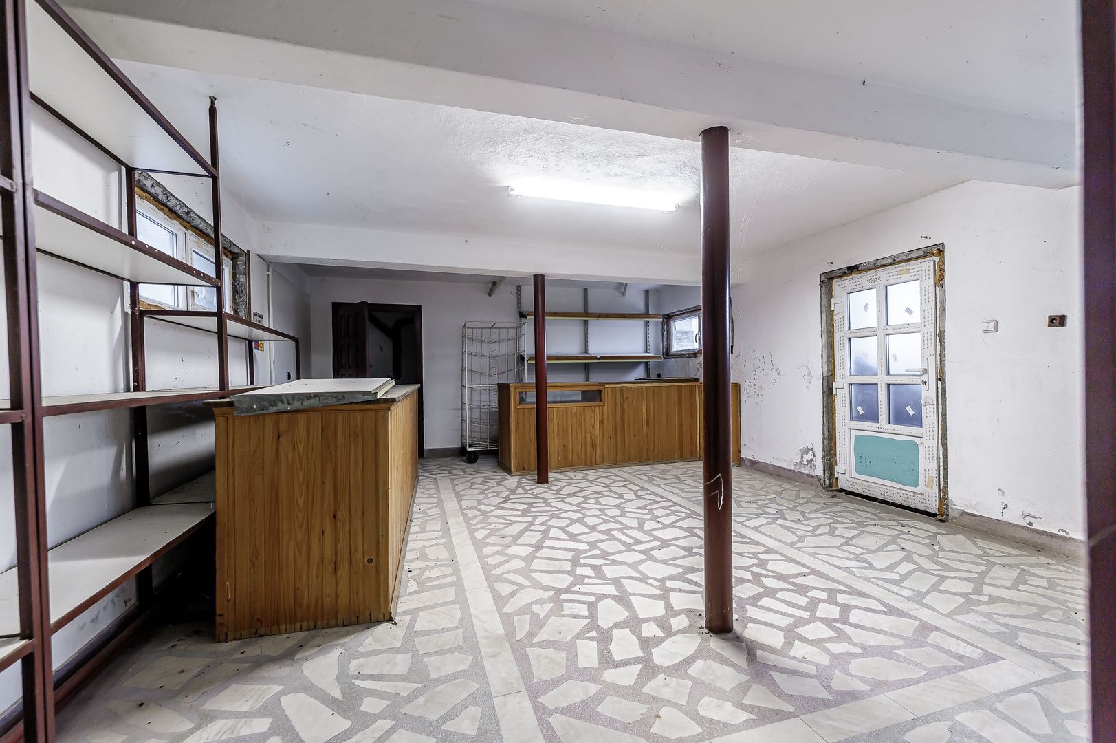 Clădire potrivită pentru proiecte educaționale sau de îngrijire - Poză 10