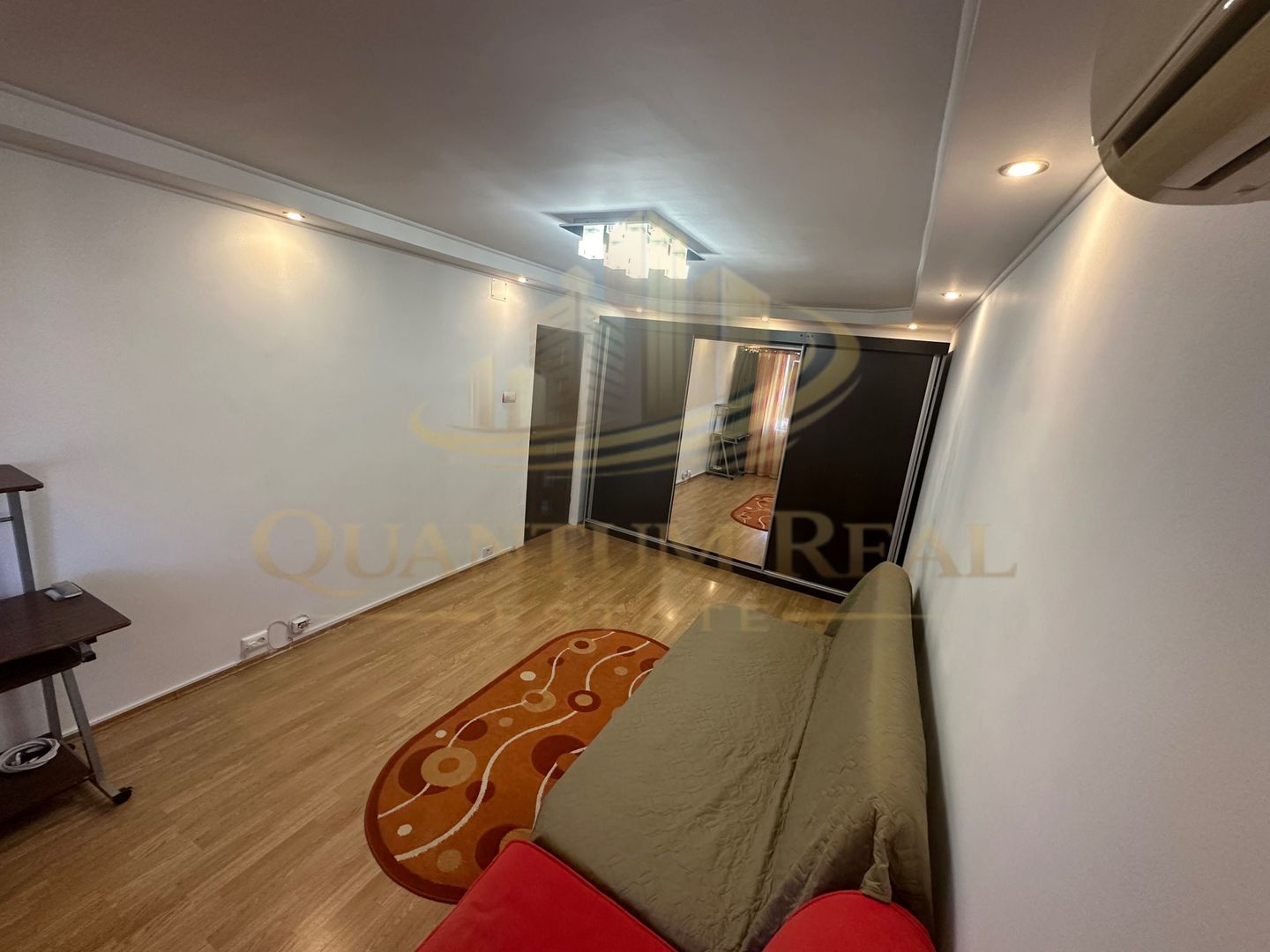Inchiriez  2 Camere , Centrala proprie,Decomandat , Metrou Dristor - Poză 1