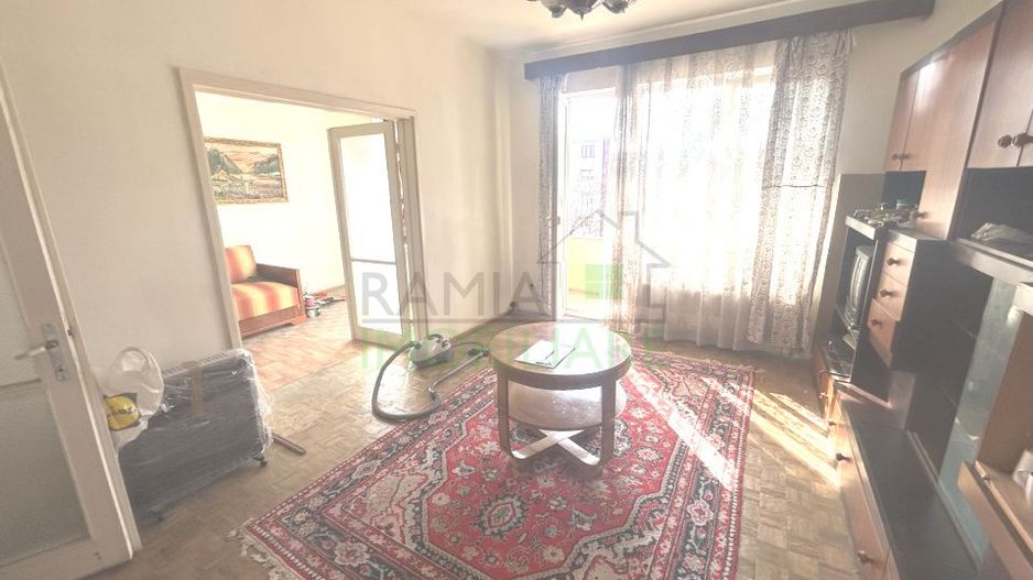 Apartament 2 camere decomandat Tractorul etaj 3 centrală termică nouă - Poză 2