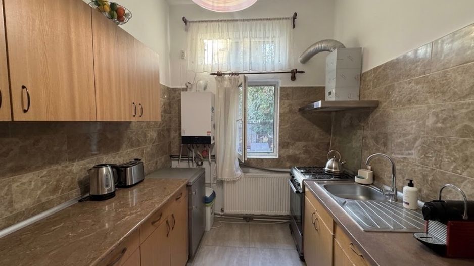 Căsuță interbelică în Cartierul Evreiesc | 225 mp teren | Curte liberă 135 mp - Poză 11
