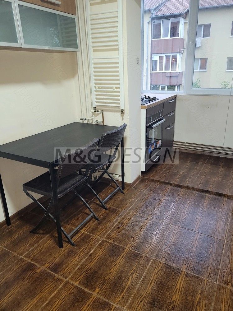 Apartament 2 camere et. 3 din 4, zona Soarelui - Poză 2