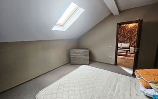 Vilă spațioasă Strejnicu S+P+1E+M, 8 camere, garaj, teren 595 mp - Poză 83