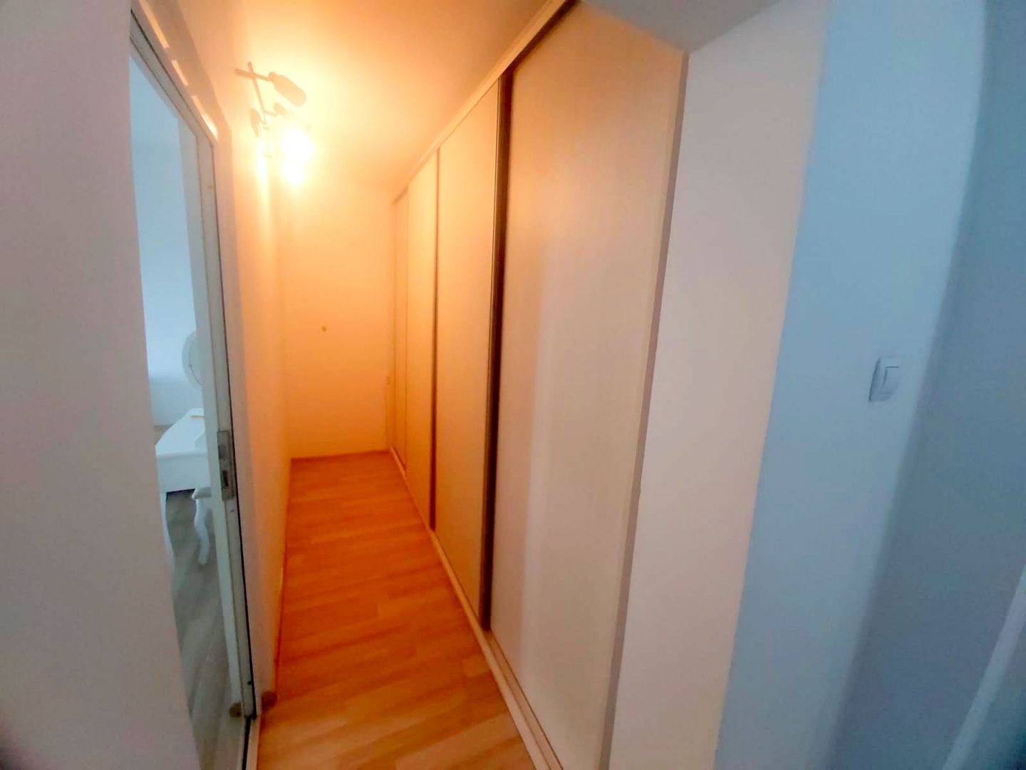 Apartament cu doua camere, decomandat - Bd. Unirii, scoala nr. 10 - Poză 11